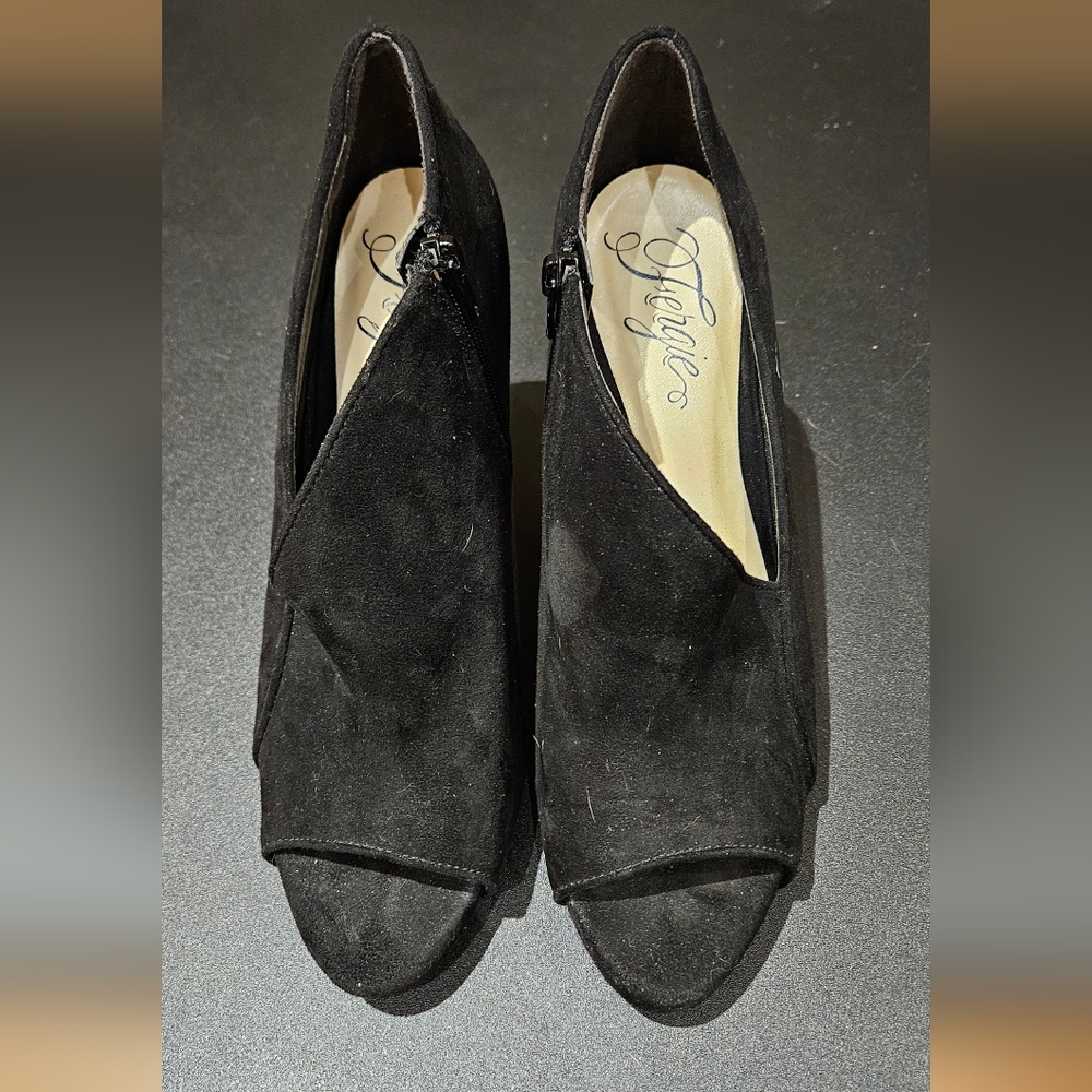 Fergie Black Suede Open‑Toe Heel Booties